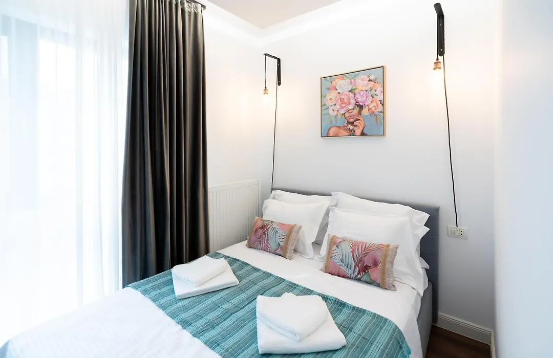 Soni Exclusive Studio Plaza With Private Parking & Self Check-In-1